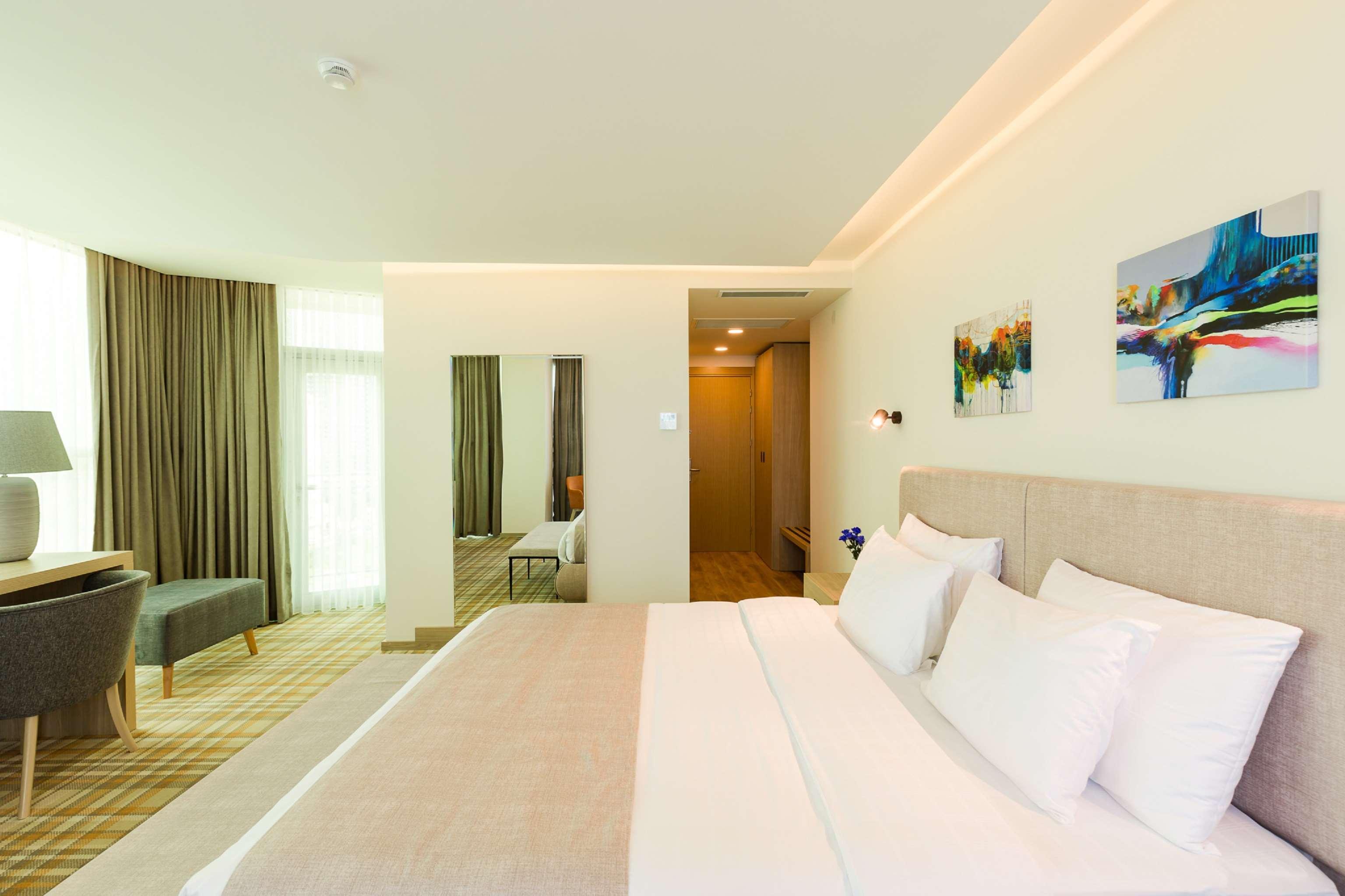 Best Western Premier Batumi Exterior photo Deluxe room