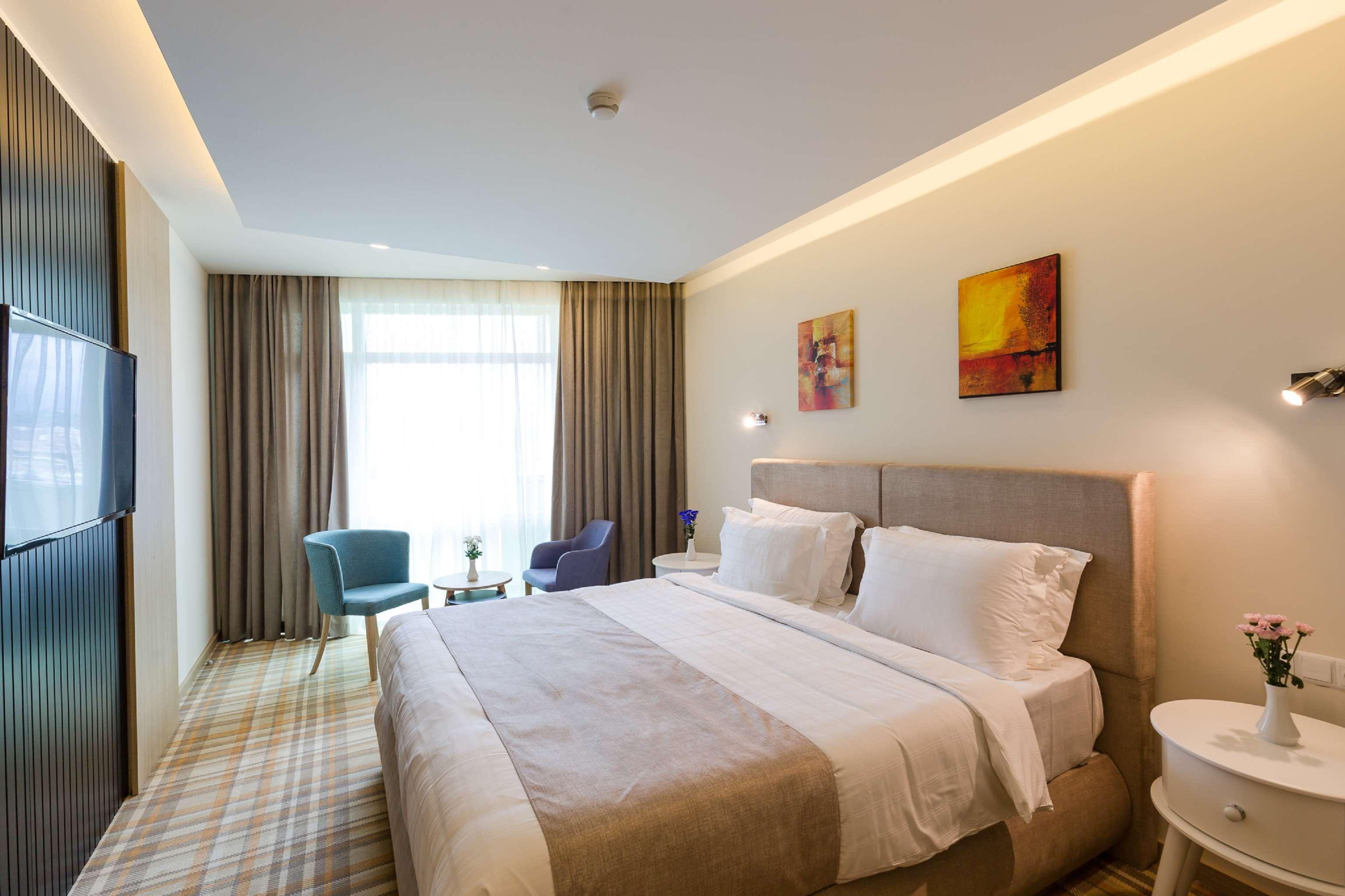 Best Western Premier Batumi Exterior photo A bedroom at the hotel